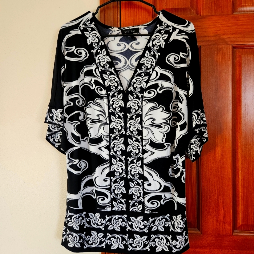 White House Black Market black and white tunic, size M.